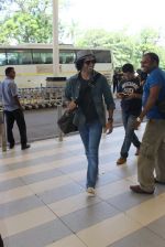 Farhan Akhtar snapped at airport on 5th March 2016